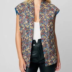 Flash Sale 🛒 Blanknyc 👩 women Floral Quilted Vest in In Bloom 🎁